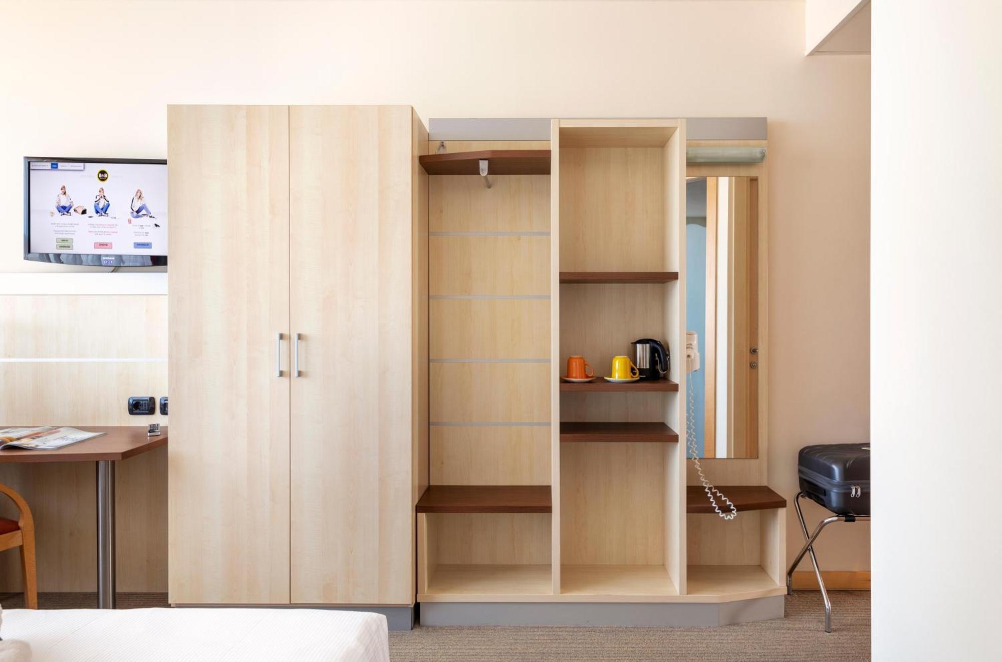 B&B Hotel Cherasco Langhe Bagian luar foto