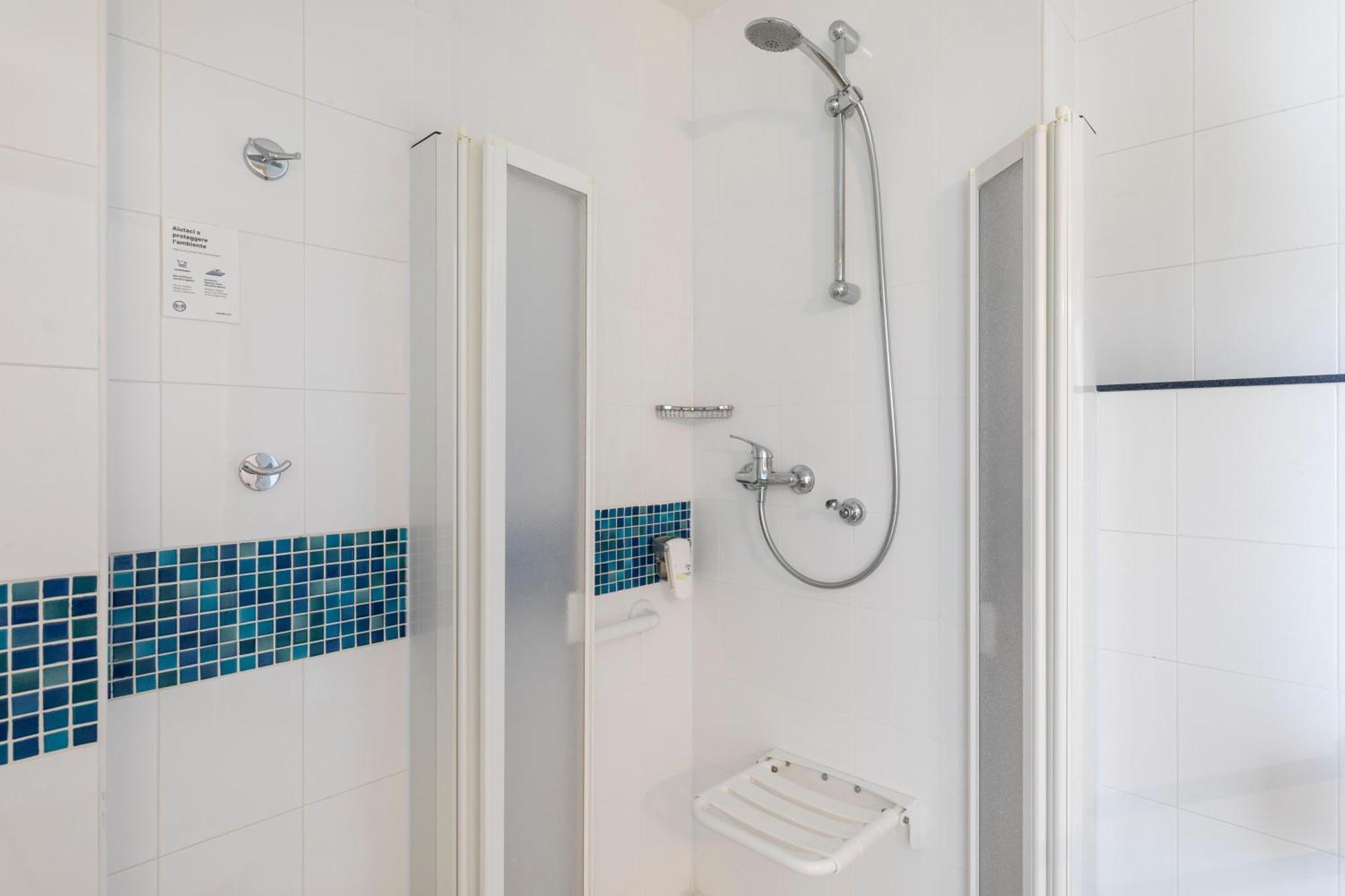 B&B Hotel Cherasco Langhe Bagian luar foto