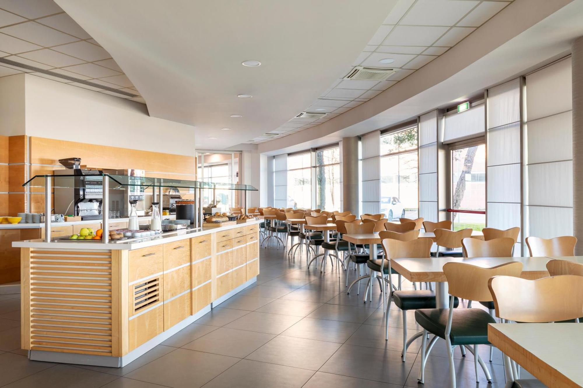 B&B Hotel Cherasco Langhe Bagian luar foto