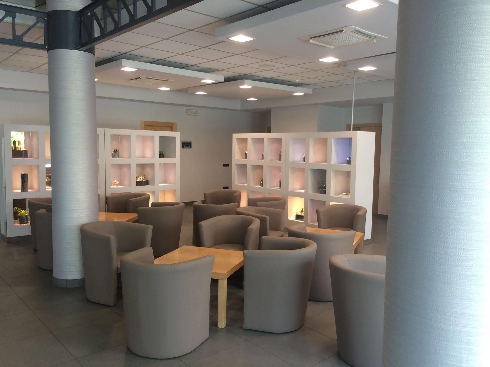 B&B Hotel Cherasco Langhe Bagian luar foto